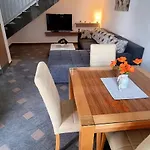 Alexandra Apartment Vir