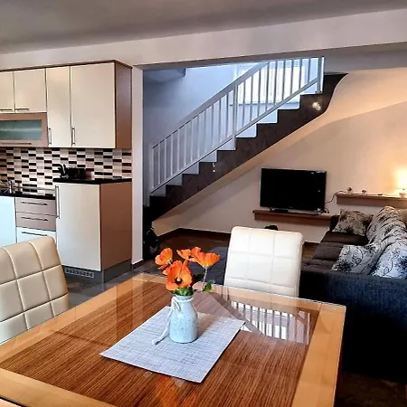 Apartment Alexandra *